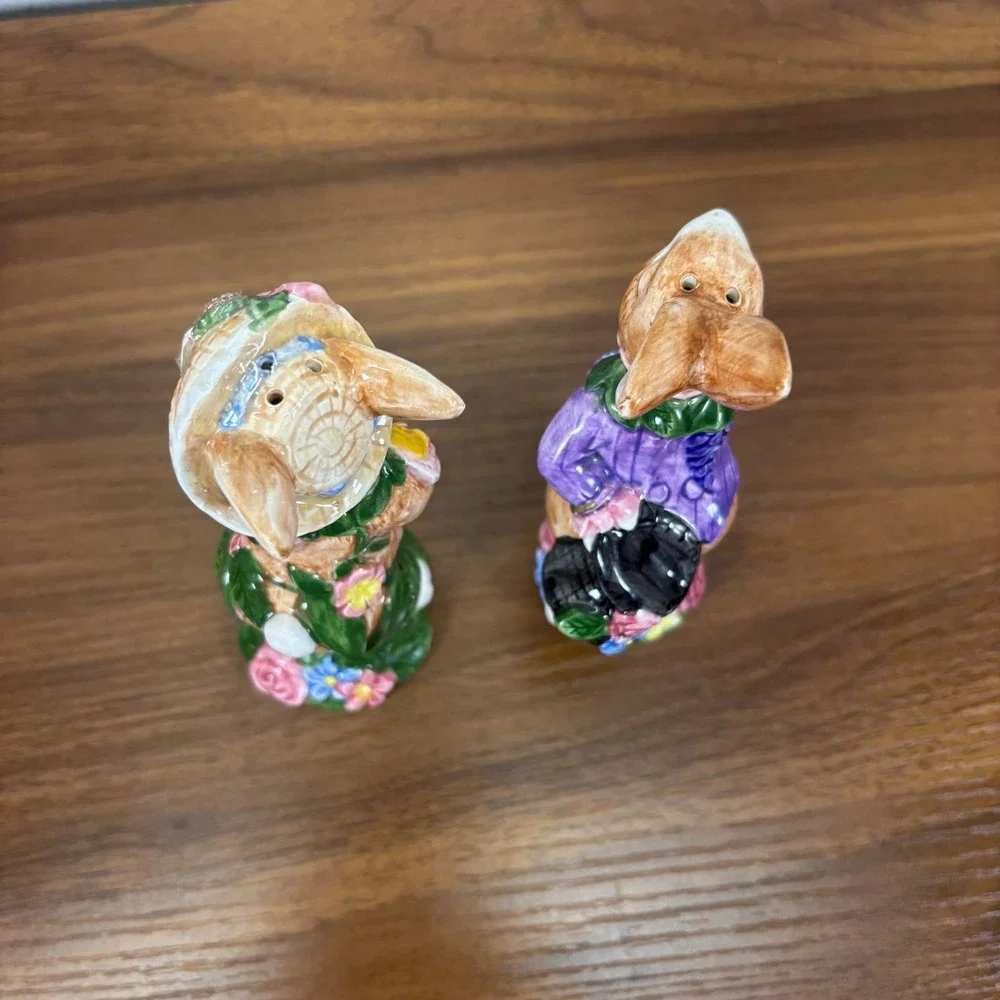 Fitz and Floyd Easter Bunny‎ Ceramic Salt and Pepper Shaker 1994